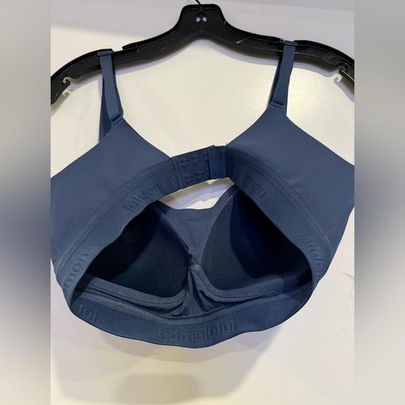 Lululemon Fine Form Padded Sports Bra SIZE 32dd Utility Blue Convertible Straps - Picture 2 of 3